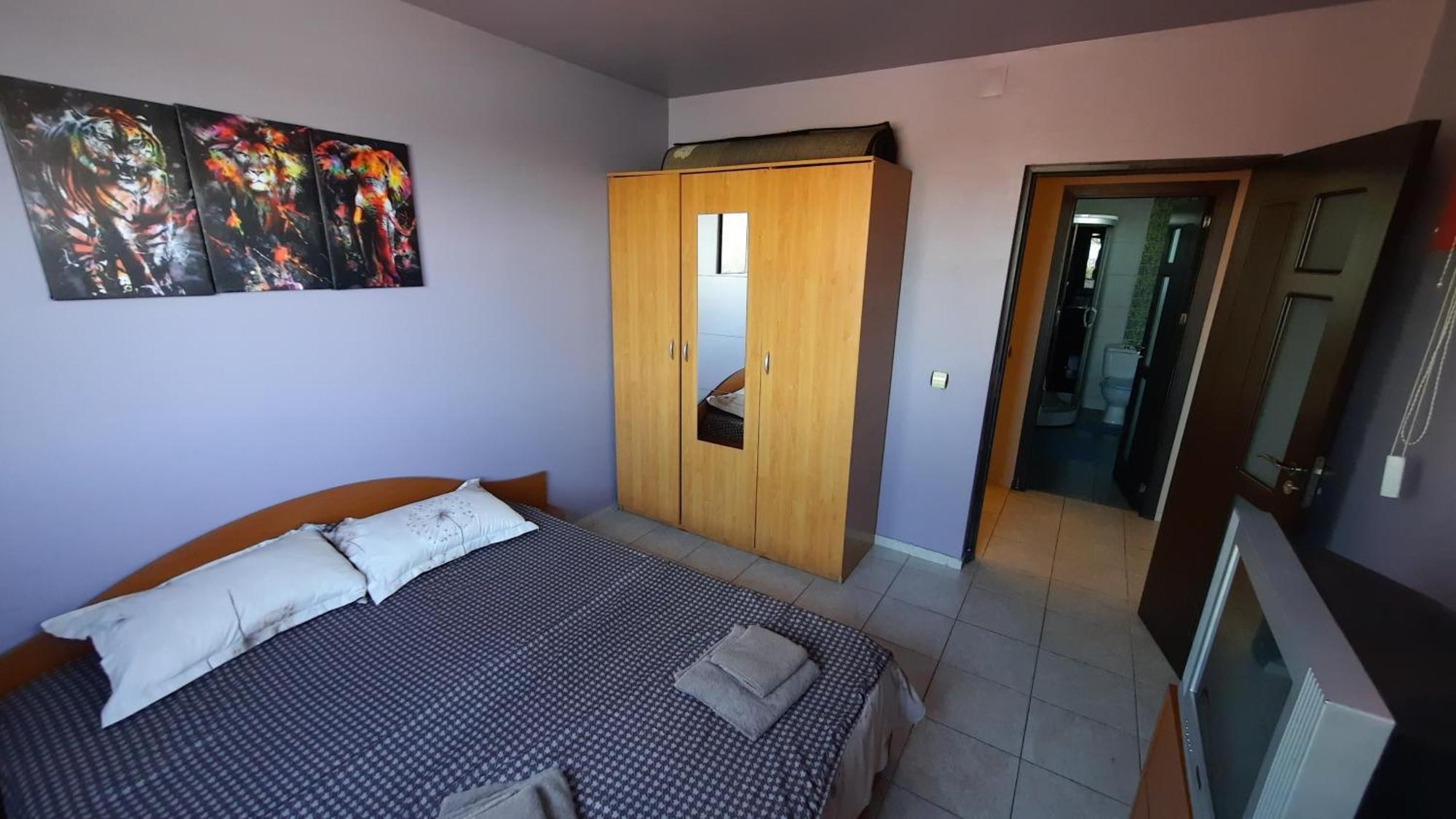 Spacious, Modern Condo In New Villa - Sleeps 6 บูคาเรสต์ ภายนอก รูปภาพ